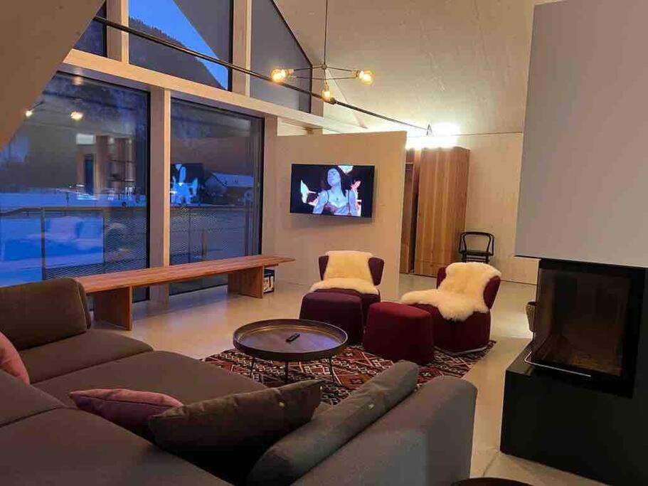 Urban Alpine Penthouse With Lake View Маурах Екстериор снимка