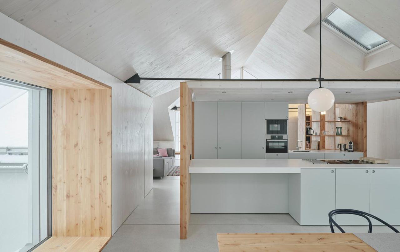 Urban Alpine Penthouse With Lake View Маурах Екстериор снимка